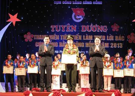 Tuyên dương 82 thanh niên tiên tiến làm theo lời Bác